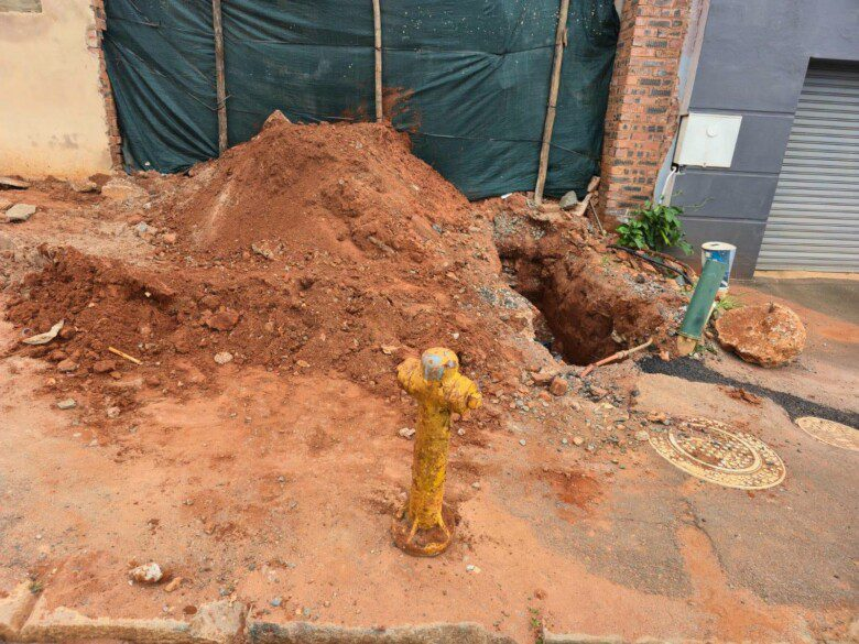 ConstructionSfy's tweet image. A construction site on Currie Road in Durban is being monitored to ensure compliance arrr.co.za/KQYzf

#ConstructionSafety #Building #Compliance #Legal #Labour