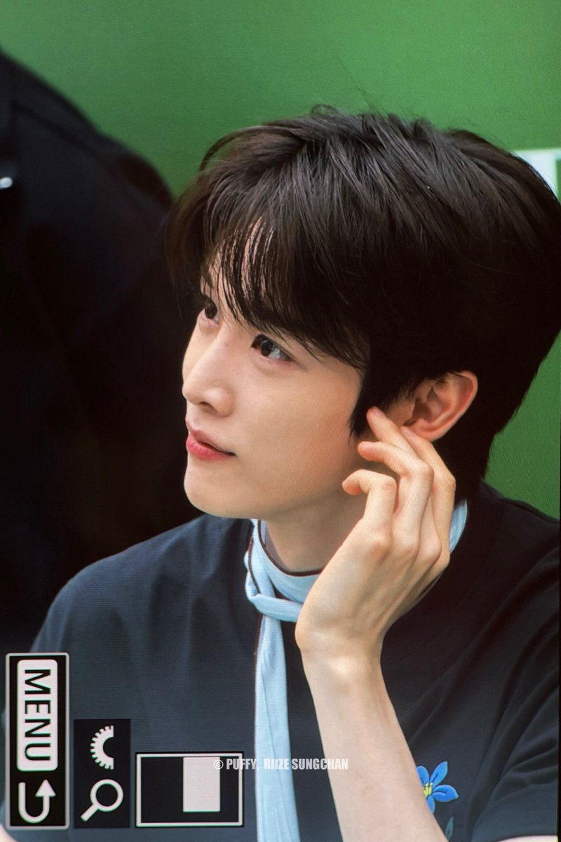 Puffy904's tweet photo. 260419 세터 팬사인회

#성찬 #SUNGCHAN #ソンチャン 
#라이즈 #RIIZE https://t.co/3OAl5kcAvB