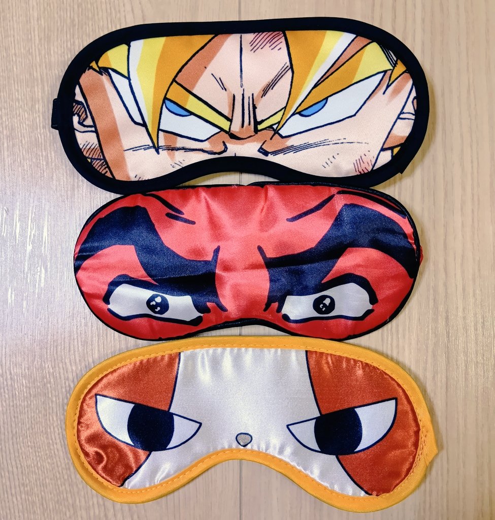 rorouta's tweet photo. 久しぶりに長距離移動の予定があるからアイマスク持っていこ！と思ったけどこの3択しかなかった https://t.co/xmLsXPXFEg