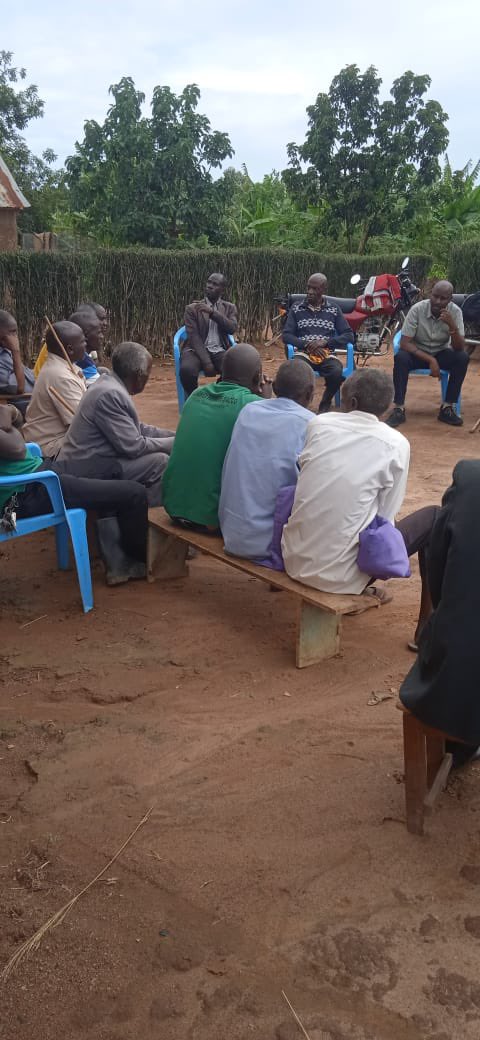 Kanyohora's tweet photo. KITABO-KASHONGI-KIRUHURA DISTRICT!

In a land Dispute Settlement Meeting! 

President @KagutaMuseveni has guided us to always prioritize harmony over disputes. Thank you to the people of Kashongi for choosing peace over Chaos! https://t.co/l33mcCILRI