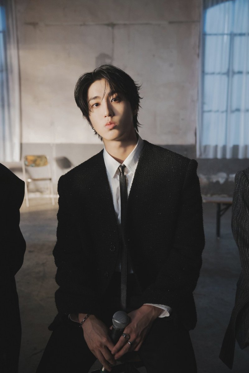 리르타 tweet media