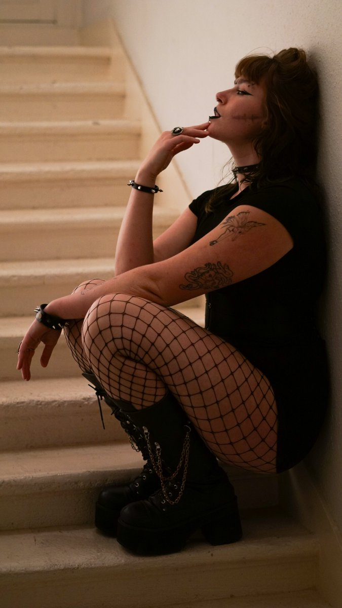 Divine tweet media