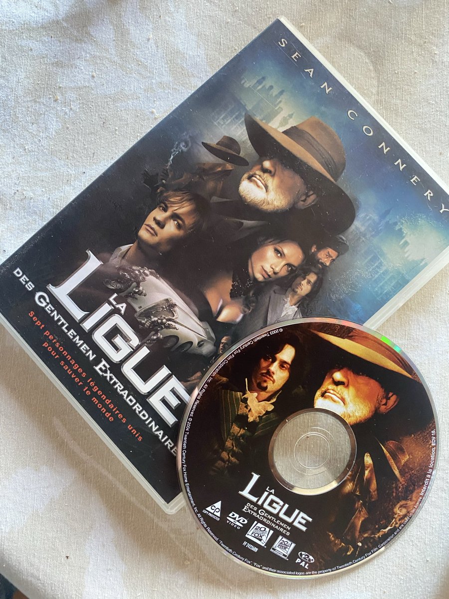 kyenfr's tweet image. 👉 Tu reconnais ce support ? 🎬

Indice :
Il a remplacé la VHS… et c’était une révolution 💿

Tu l’as utilisé ? 👇

#Cinema #Vintage