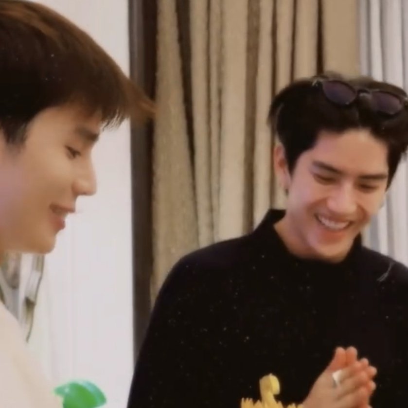 𝘋𝘦𝘤𝘦𝘮𝘣𝘦𝘳 tweet media