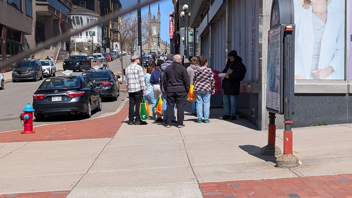 Rev. Phil & Jamie tweet media