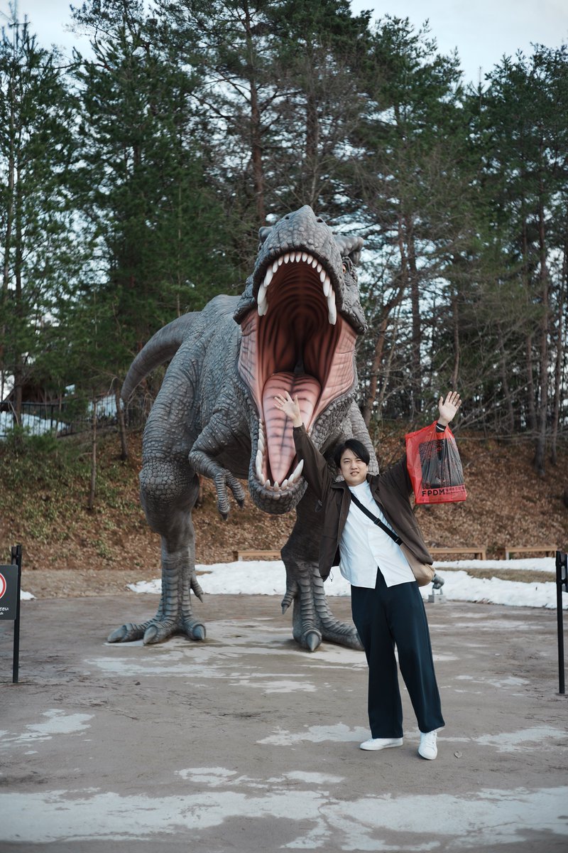 宇治茶〝恐竜映画〟制作中🦖 tweet media