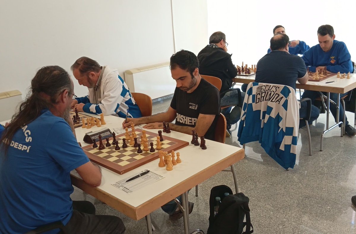 escacsgerunda's tweet photo. 🏆 #PlayoffLligaEscacs | 2a Territ.
El Sant Joan Despí s'avança (1-0).
Cinc partides en joc.
#EscacsGerunda #SantJoanDespi #Escacs https://t.co/bEkSFIUgCp