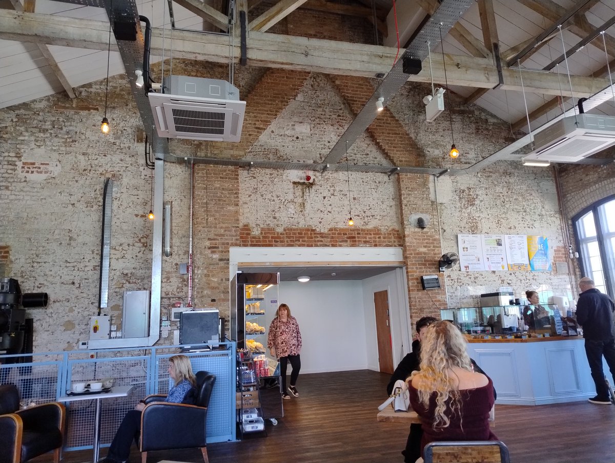 jozefthemad's tweet image. Love a coffee before the game @Bewichedcoffee shame the football has to spoil it #pufc #posh #utp