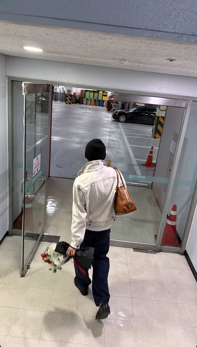 silly yeonjun tweet media