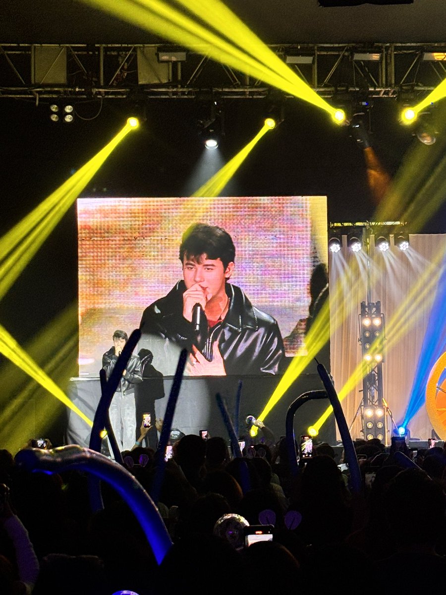 StarPopPH's tweet photo. Geo Mhanna is now here to start the HEATH WAVE: The Ultimate Fan Jam!

#HWTheUltimateFanJam #Sparkle #ABSCBNEvents #StarPopPH https://t.co/w5EsvnGpHD