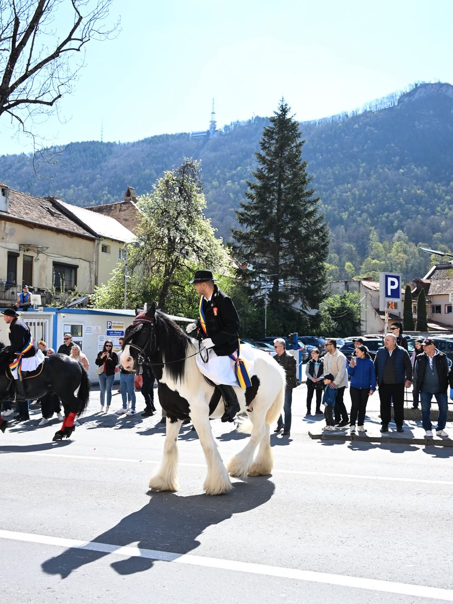 Travel_2Romania's tweet image. Unic în România - 🐴Parada Junilor 2026, la #Brașov 
#junii #brașov #românia #europe #travel 
📷Visit Brașov România