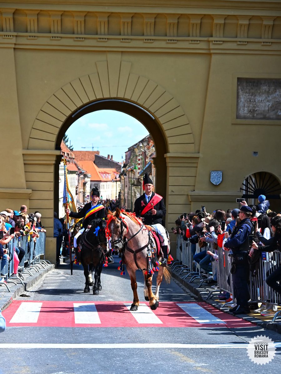Travel_2Romania's tweet image. Unic în România - 🐴Parada Junilor 2026, la #Brașov 
#junii #brașov #românia #europe #travel 
📷Visit Brașov România