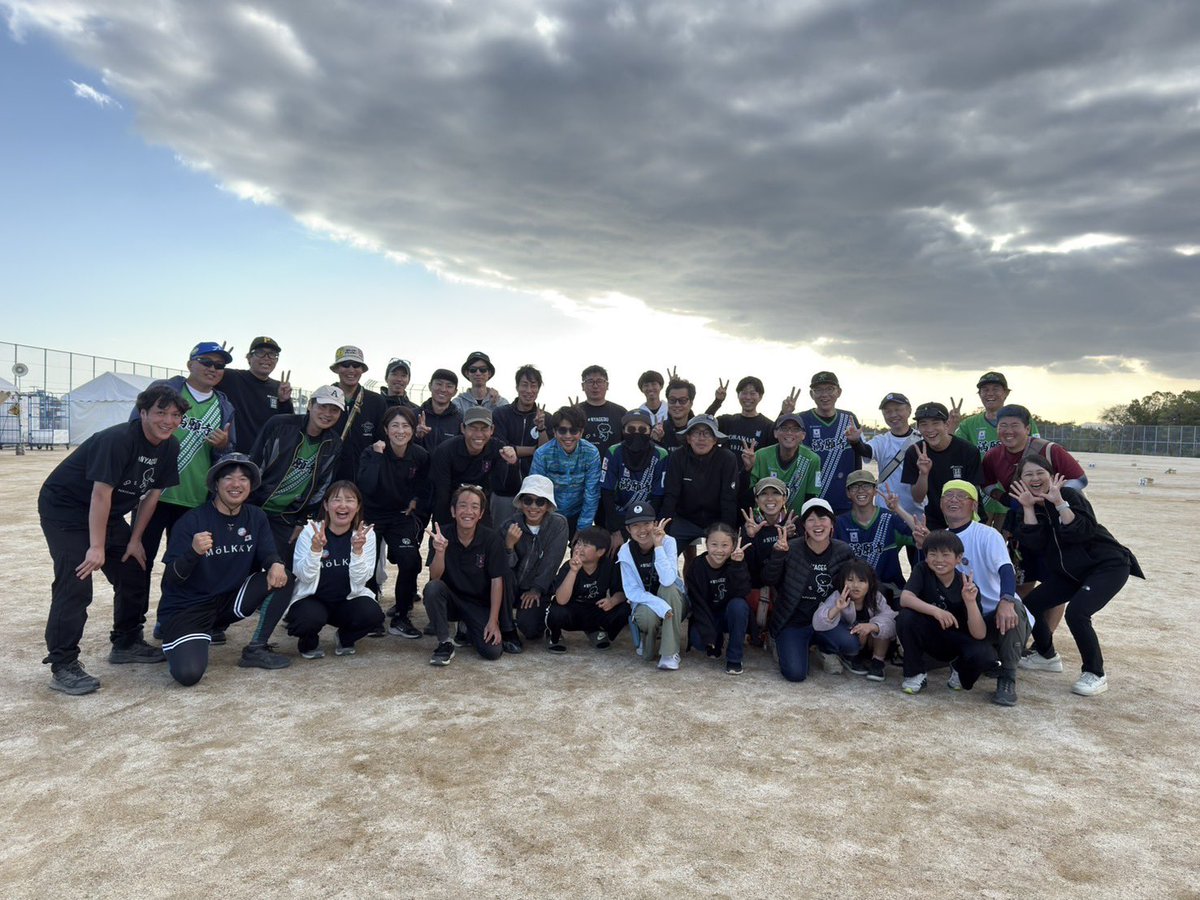 シン tweet media