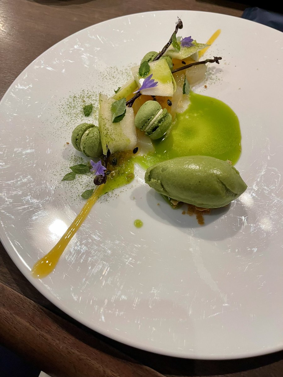 京都のスイーツバー　<a href="/jareve354/">ja!rêve</a> 
絶対行った方がいい。
三ツ星フレンチのデザートプレートレベルが月替わりで食える。なんで東京にないんだ。ふざけんな。

京都にいるお前。お前だよ。
お前はja reve に行け🫵