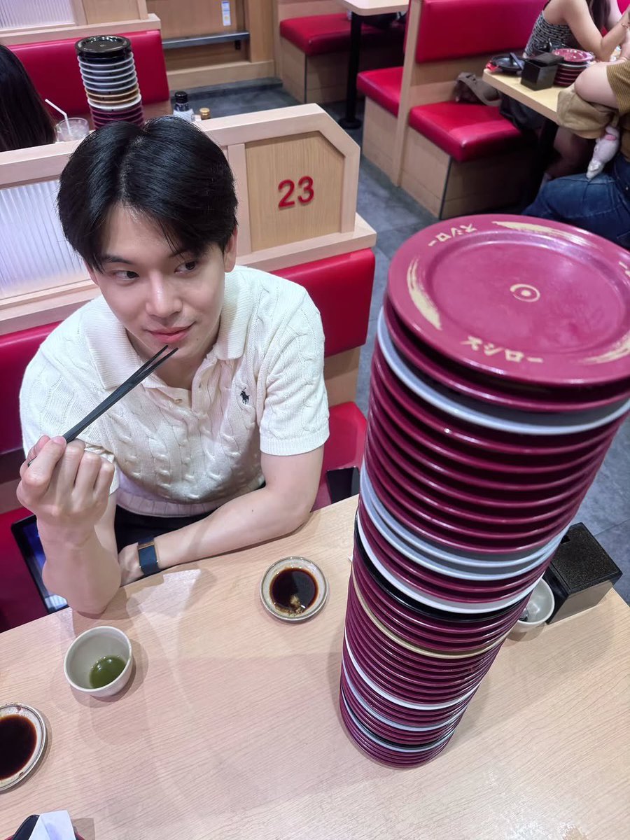 Theory of YinWar tweet media