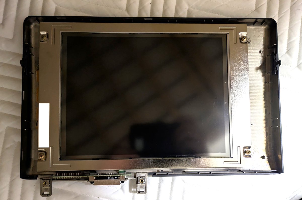 ちらうらさん tweet media