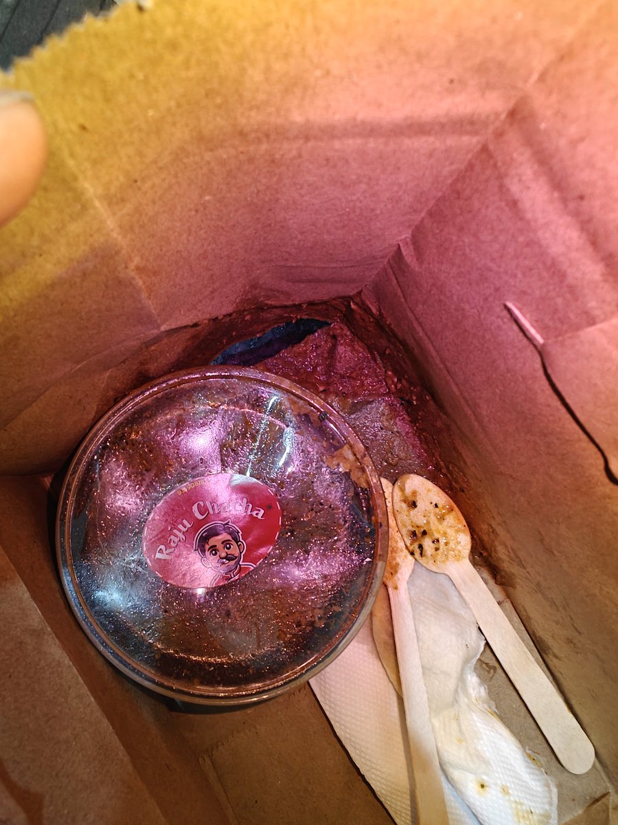 AmanShahi29's tweet photo. Zomato, this is getting ridiculous! Ordered food and it arrived completely spilled and ruined because of poor packaging and careless delivery. I sent clear photos of the mess, but your support team is still "unable to understand the spillage issue."  #ZomatoFail #zomato https://t.co/X3zGPgF72M