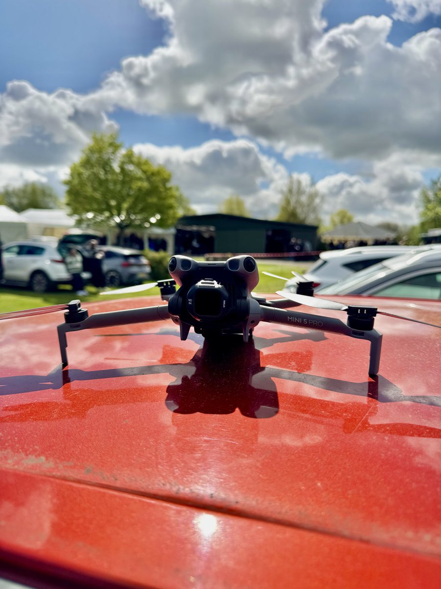 LowryDrone's tweet image. Some BTS from yesterday’s shoot near Oxford 🐠🎥

🌍 lowrydroneography.com

#videography #videographer #drone #fpv #dji #lumix