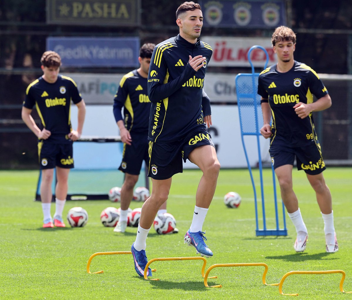 Tek Yol FENER tweet media