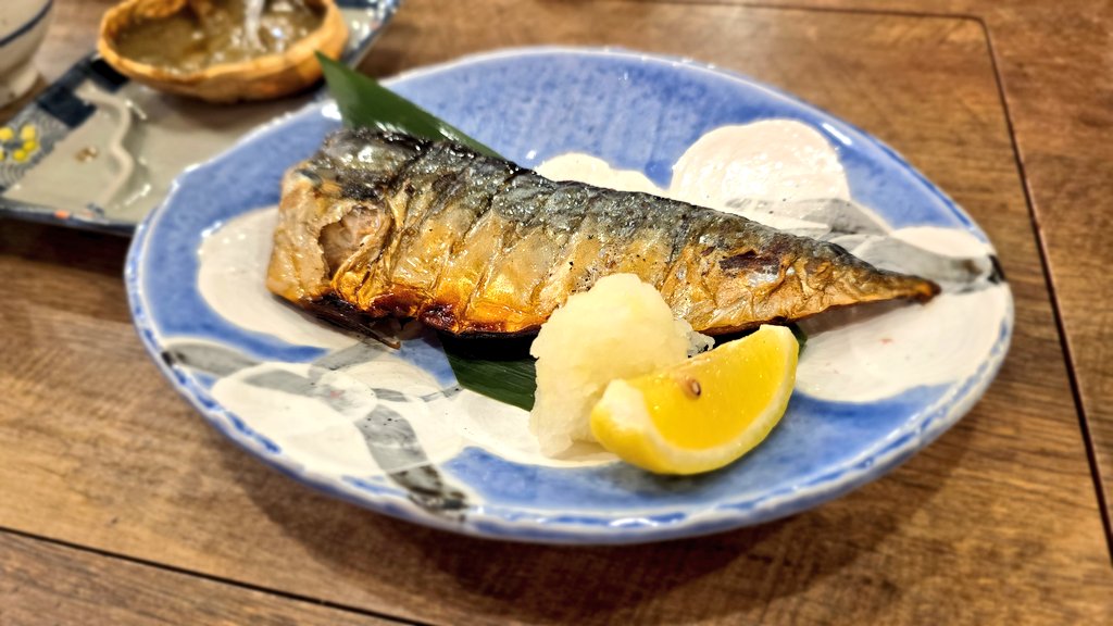 jiao02578552's tweet image. 今日の晩御飯は磯丸水産です🎵
こぼれ寿司は小ぶりになってて残念😭
海鮮丼はいつも通り美味しかったです。
支払はSPFとクリレスの株主優待と端数は現金です。
いつもありがとうございます☺
#磯丸水産
#SPF
#クリエイト・レストランツHD
#株主優待