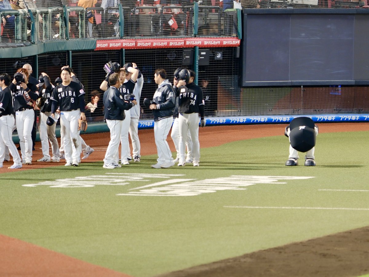 マーくろう tweet media