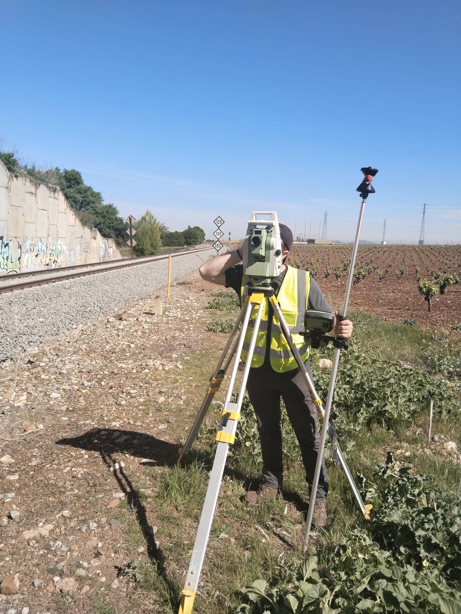 AzimutDrones's tweet photo. Rematando la semana con una visita a Tierra de Barros.

https://t.co/y67WeHPyJk
📍 C. Castuera, 8 | 06800 Mérida, Badajoz 📞 +34 697 812 463 | +34 672 359 905 ✉️ info@azimutsl.com ⏰ Horario: L-J de 9:00 a 14:00 y de 16:00 a 19:00. V de 9:00 a 14:00.
#Topografía #LáserEscáner https://t.co/W9hBcyr6jt