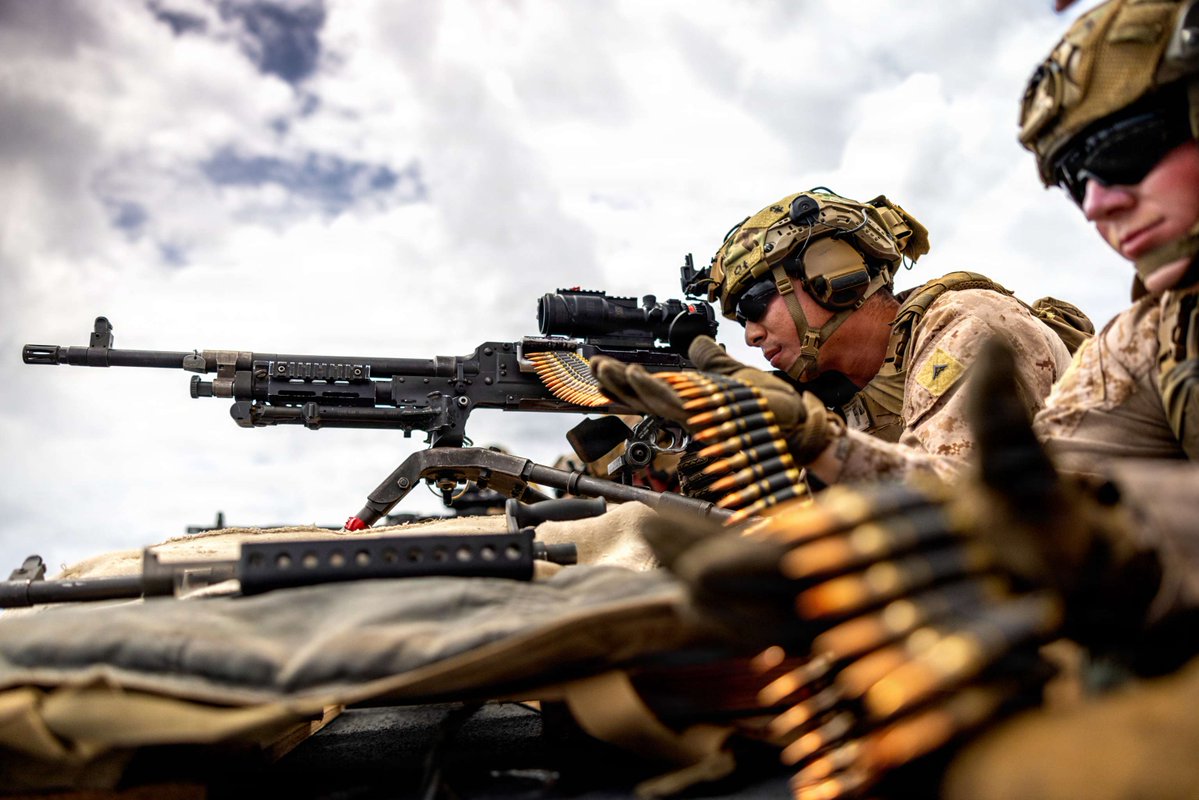 Superior firepower at sea.

U.S. Marines with the 11th MEU conduct an M240B machine gun live-fire exercise aboard USS Comstock. This agile, combat-credible force stands ready to ensure regional stability and defend peace through strength. 

#BlueGreenTeam | #US7thFleet https://t.co/X3UveG9uB6