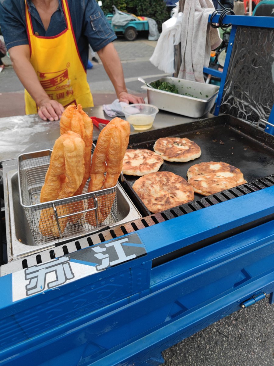 2-100 Boss Fam tweet media