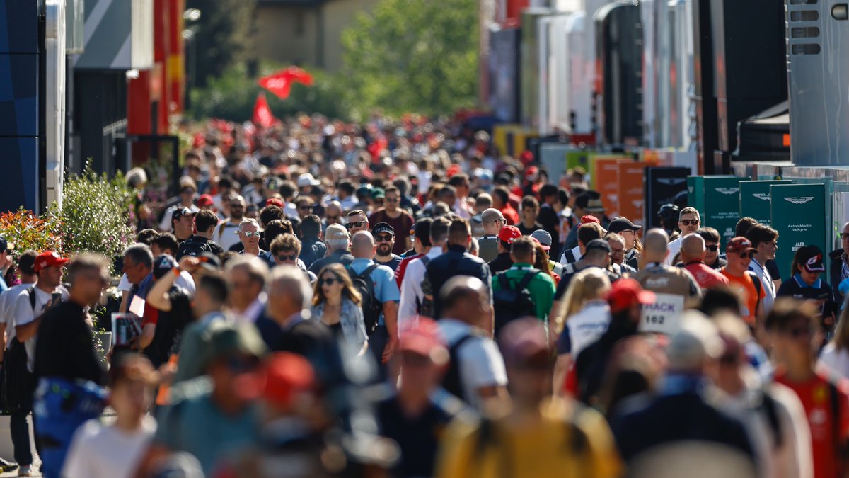 PorscheRaces's tweet image. #WEC #Qualifiers – 🟢🟢🟢 @AutodromoImola and @Nuerburgring: The 6-hour season opener of the @FIAWEC in Italy 🇮🇹 and the Sunday qualifier race for the @24hNBR both get underway at 13:00 CEST. A total of 11 #911GT3R, fielded by #Porsche customer teams, will line up on the grid at