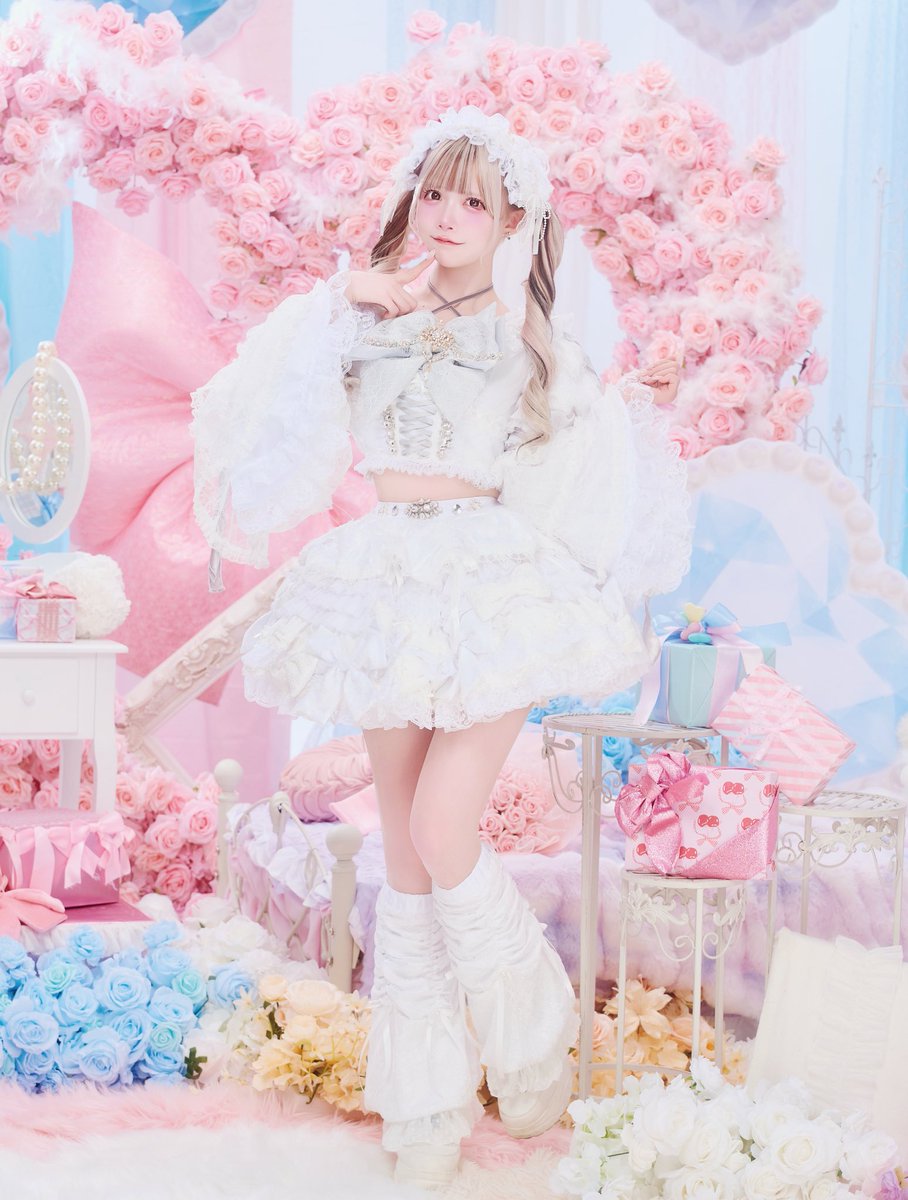 【 #君キュン 新アー写公開】
.
.
♡ 兎月もも￤Uzuki Momo 🐰🌨(<a href="/kimikyun_momo/">兎月もも 【君に、胸キュン。】</a> )
♡ 誕生日 : 11/1
♡ 担当カラー : しろいろ
.
.
4/28(火)ステラボールにて新衣装解禁🏰🤍
#君キュン
