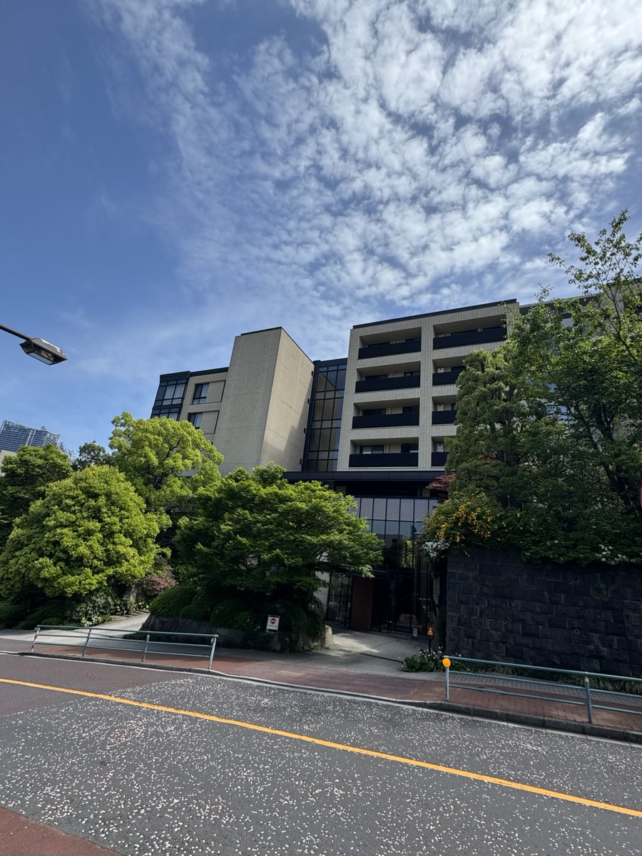 桜木町の高台、伊勢山ヒルズのお隣、素敵なマンションだな〜、大濠公園っぽいな〜とおもったら、やっぱりグランドメゾンなのか🤔
坪7-800万くらい