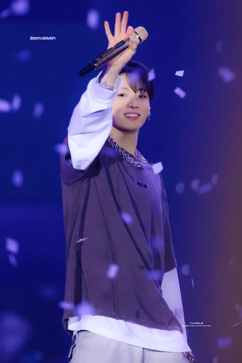 ItemsevenJK tweet media