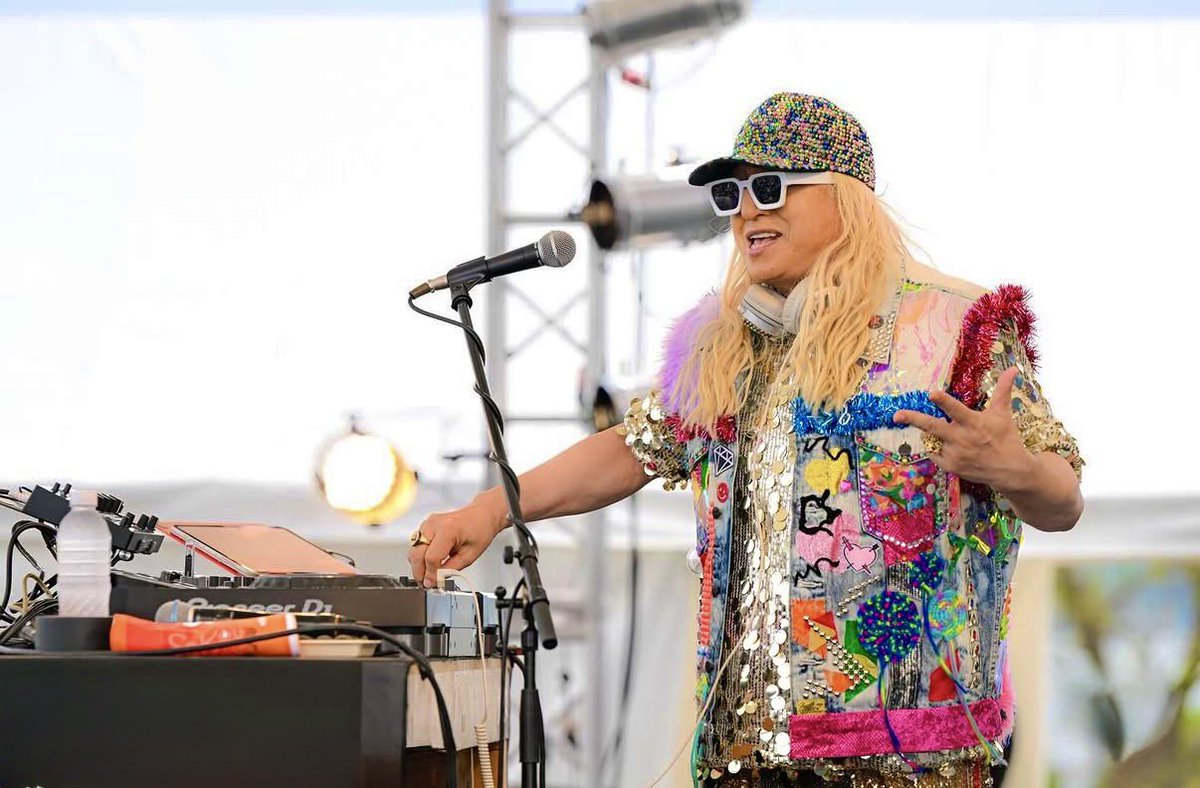 D J K O O tweet media