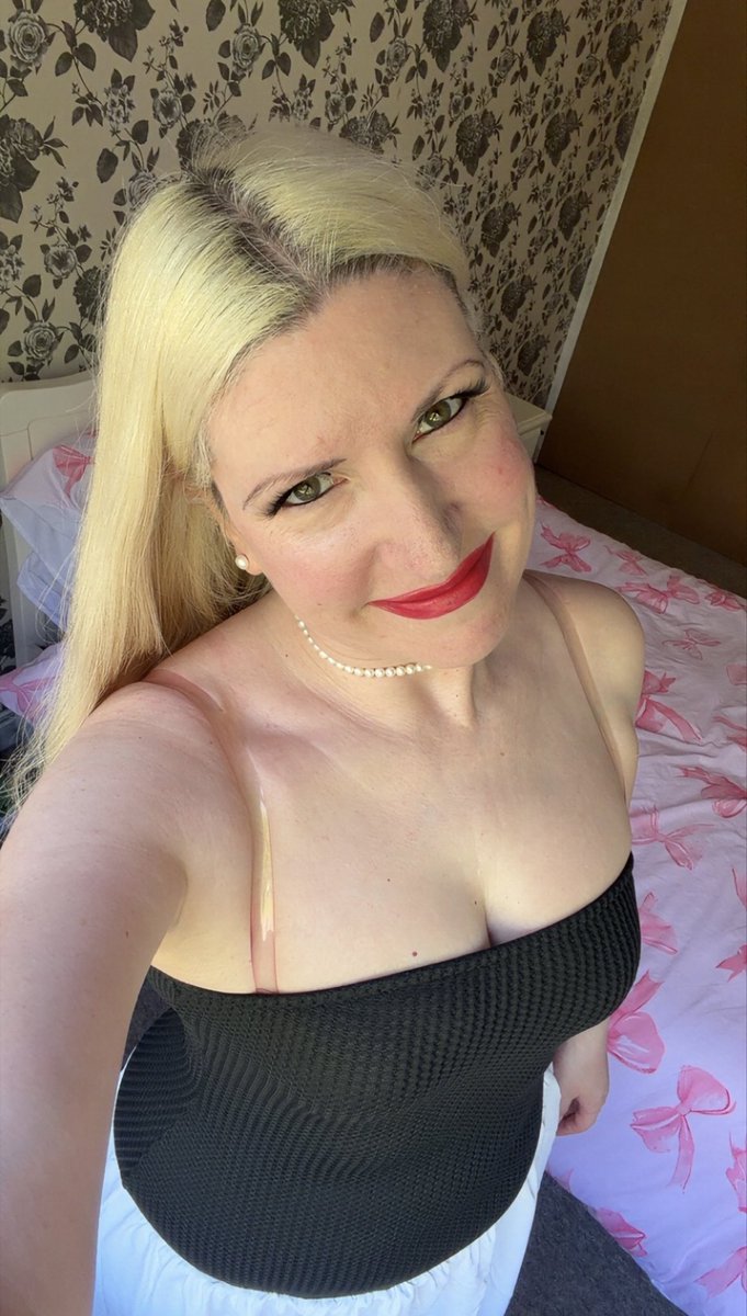 Jasmin29's tweet image. Sunday selfies (Pt 1) 🤳 #NoFilter #GenX