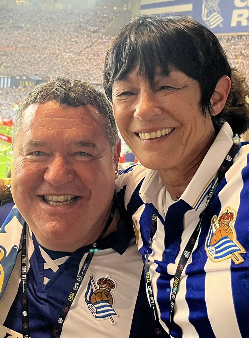 El hermano de Zabaleta con un ser indefinido que es dirigente de Bildu, los que aplaudían (o participaban o colaboraban en los asesinatos de ETA). Lecciones ninguna