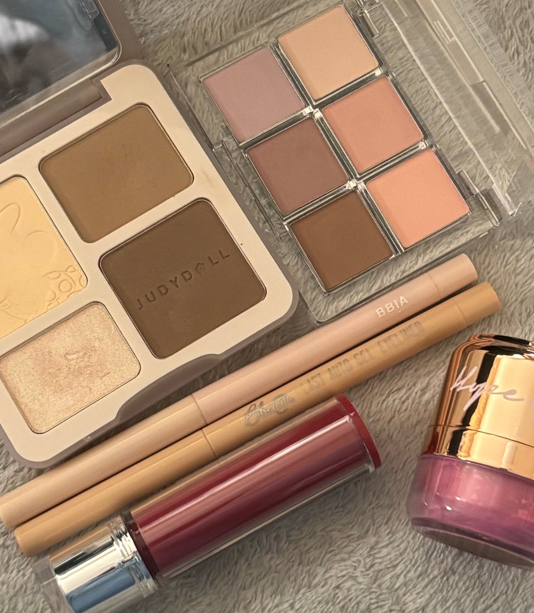 0i296_'s tweet image. 쟌이가 전에 줬던 블러셔 색이 너무 좋아서..♥♥
青みピンク、サイコー！！！ #motd #암오티디