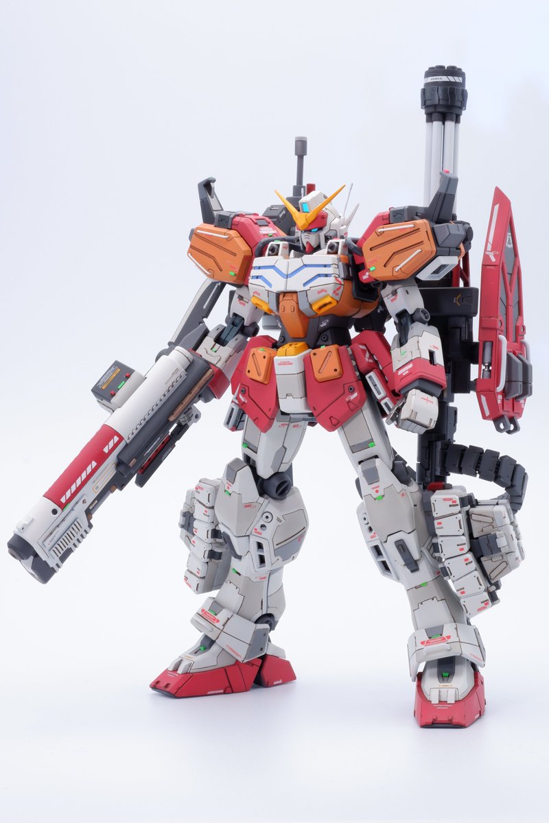 Yoshiki_Frgmnt's tweet image. ヘビーアームズ完成しました～！！
武装ゴテゴテのシルエットがたまらなくカッコいい！
自作した右手武器もヘビーアームズのイメージにしっかり合ってくれたので大満足！
#ガンプラ 
#ガンダムW

↓他の写真も是非ご覧ください～！（1/3）