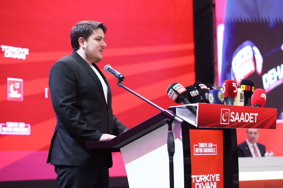 Konya Selçuklu 1079 No’lu Sandık Başkanımız Ahmet Hakan Demirel, raporlarını takdim etti.

#TürkiyeDivanı
#BütünGücümüzle