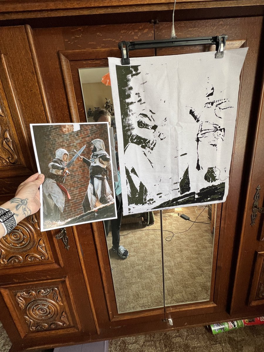 Line_Basim's tweet image. One month and one week of work..

To be continued.. 🪡

@AssassinsFR @assassinscreed @Assassins_UK @Ubisoft @Ubisoft_UK @UbisoftFR 

#CrossStitch #HandMade #RBFProductionsNL #AssassinSCreedMirage #BasimIbnIshaq