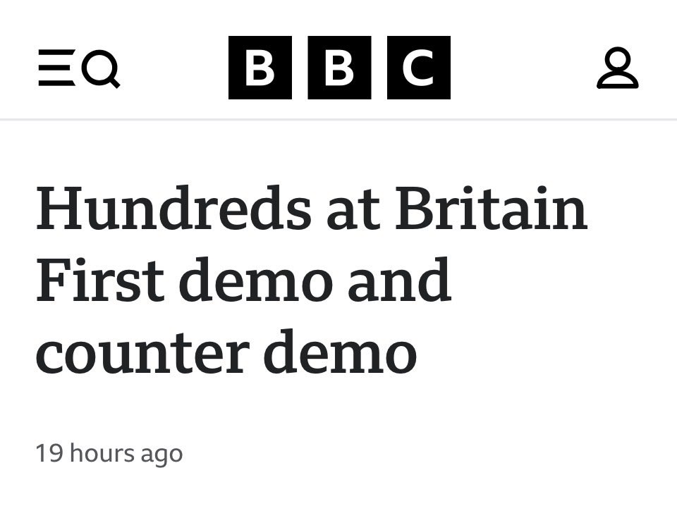 Dplanet's tweet image. 🚨🇬🇧 “I’ve never seen so many people. It goes on forever, in all directions.” 🥴🤡

Delusional Britain First marcher among the ‘hundreds’ of flag-waving imbeciles. The aerial view paints a more realistic picture.