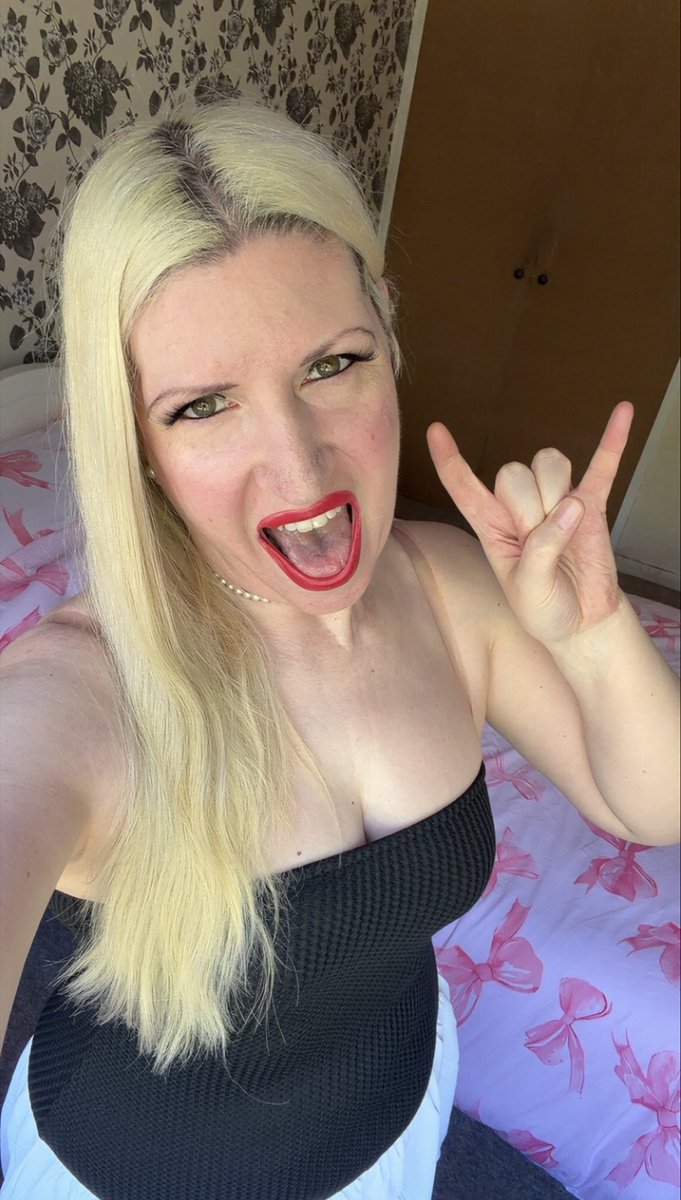 Jasmin29's tweet image. Sunday selfies (Pt 2) 🤳 #NoFilter #GenX