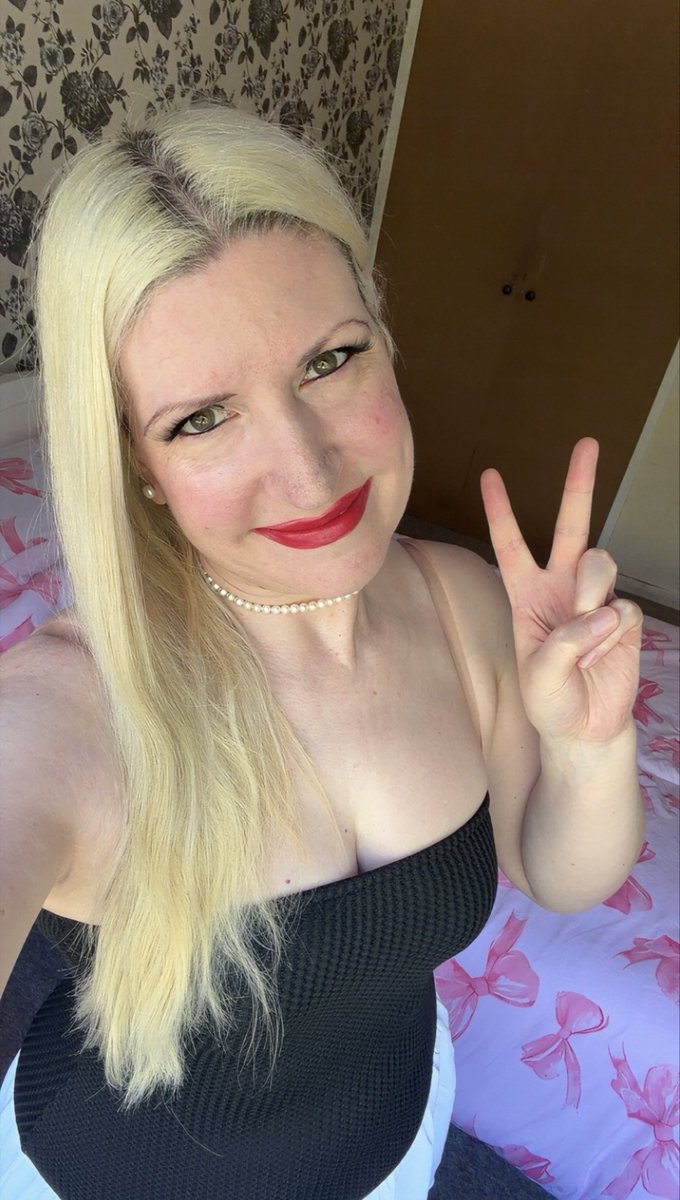 Jasmin29's tweet image. Sunday selfies (Pt 2) 🤳 #NoFilter #GenX