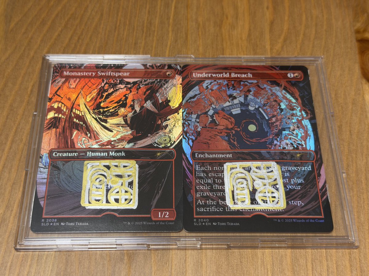 turi315000's tweet image. ついに到着！

2枚で1つってだけでも最高なのに、実物の完成度が想像以上でびっくり…。
細部まで作り込みがすごくて、見てて全然飽きない。

最高のAPでした。大切にします！

#MTG #ArtistProof #AP