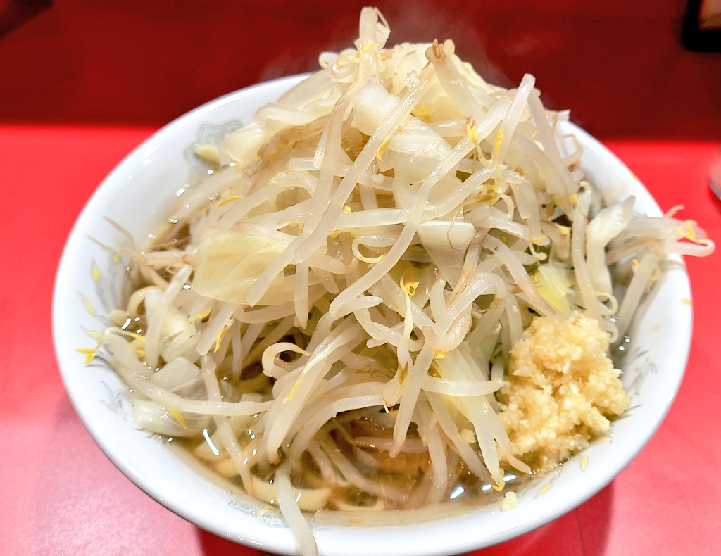 doi_weather's tweet photo. ラーメン二郎の東海上陸
ずっと待ってました✨
一昨日ようやく行けた！

今回は野菜&amp;ニンニクマシ😎

ラーメン二郎って不思議ですよね。。
翌日には また食べたくなるんです🤤

#ラーメン二郎名古屋大曽根店 https://t.co/yILdGIdobV