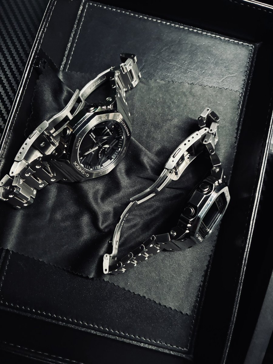 nao_Watch_game's tweet image. 腕時計メンテした（掃除クロス拭
GMB2100 GMWB5000
#gshock  #CASIO