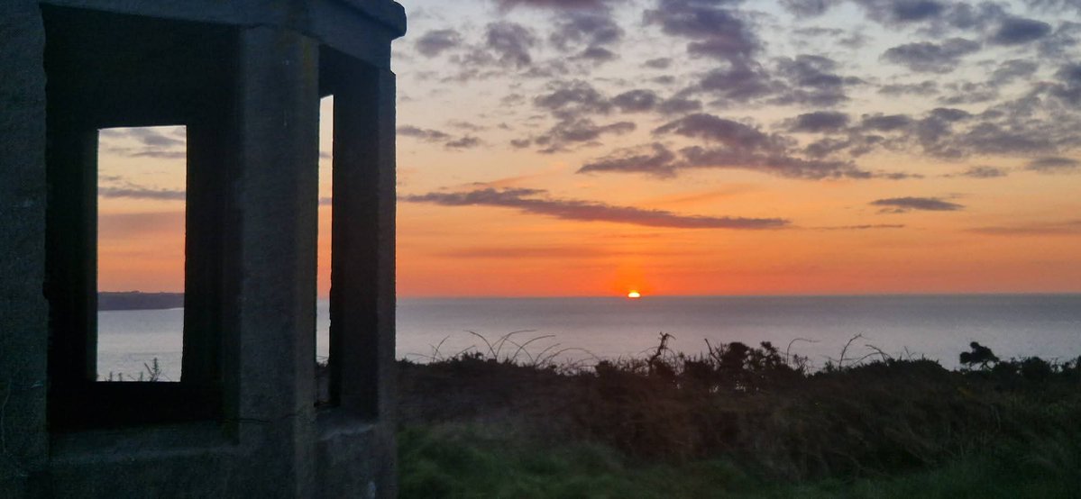 ThisIsIreland3's tweet image. Beautiful predawn and sunrise walk in Ardmore. The colour variations are just stunning 🌅🌄💚

📍Ardmore, Co. Waterford - Ireland 🇮🇪 

📸 Linda Troy 

#Waterford #Ireland #Sunrise #Ardmore #Dawn #Colour