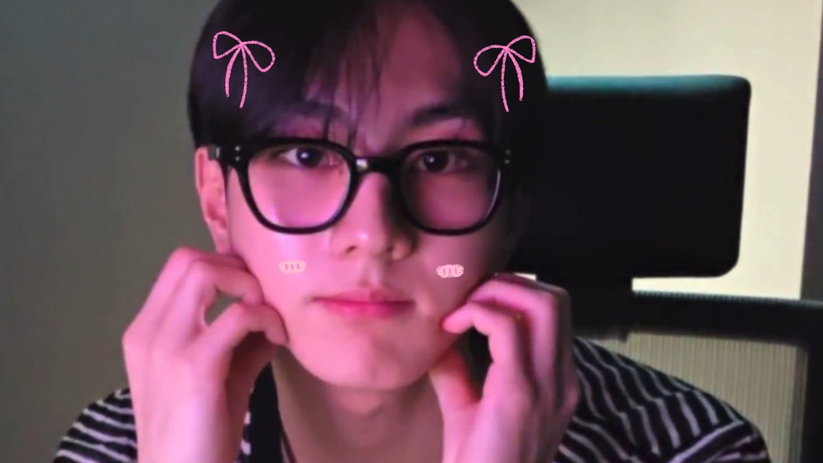 wonwonjpg's tweet photo. wonwon <3 https://t.co/hVEP59QMG1