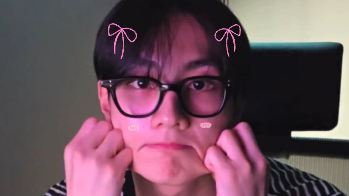wonwonjpg's tweet photo. wonwon <3 https://t.co/hVEP59QMG1