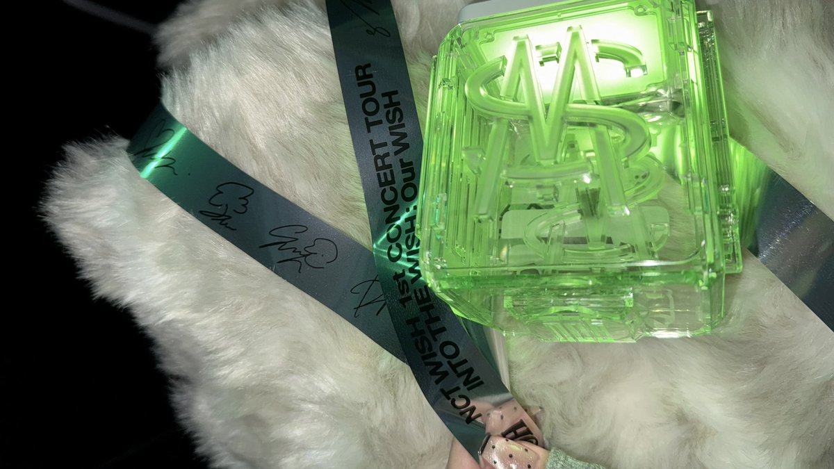 ᴖ⩊ᴖ tweet media