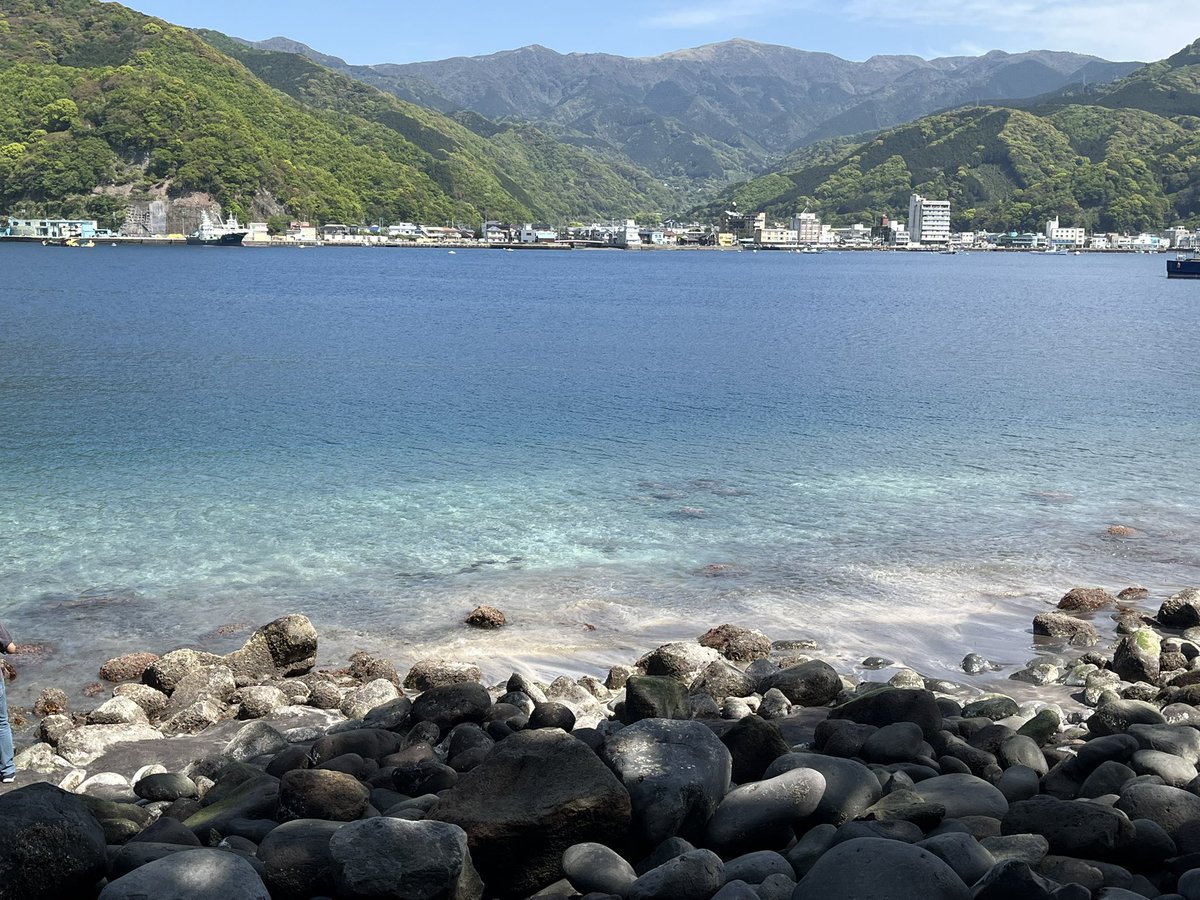 無加工でこの青さ！
これどこの南国だと思う？？

静岡県沼津市戸田です